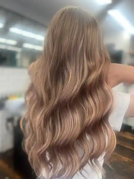 Wavy, highlighted hair from behind