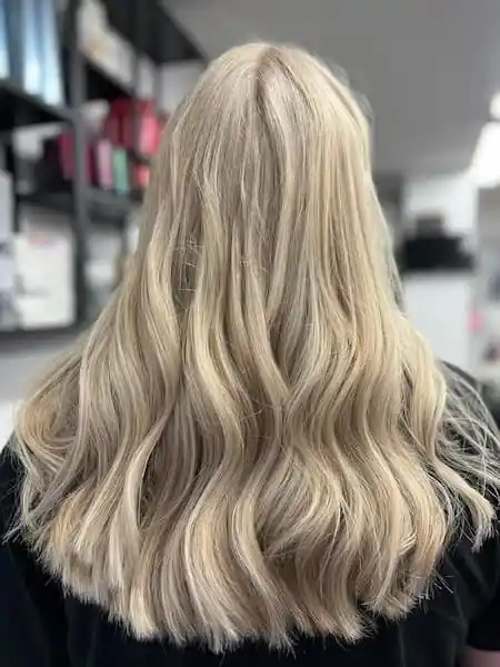 Wavy, coloured hair from behind