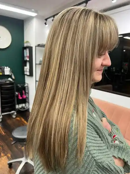 Straight hair with fringe
